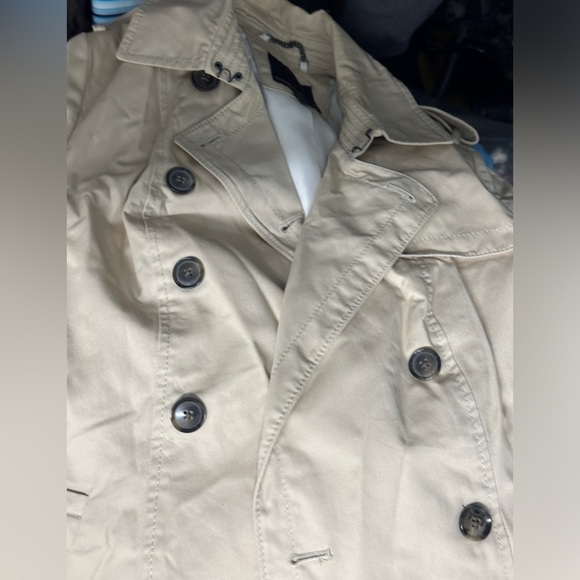 Banana Republic Classic Water Resistant Trench Coat - Picture 6 of 6